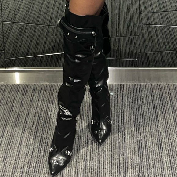 Faux leather , pointed toe over the knee boots - Picture 4 of 6